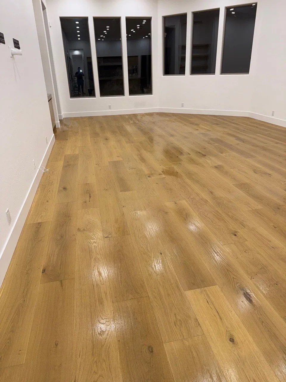 Move out cleaning results - gleaming living room floors